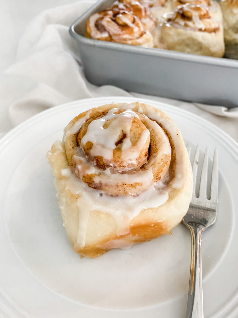 Fluffy Vegan Cinnamon Rolls