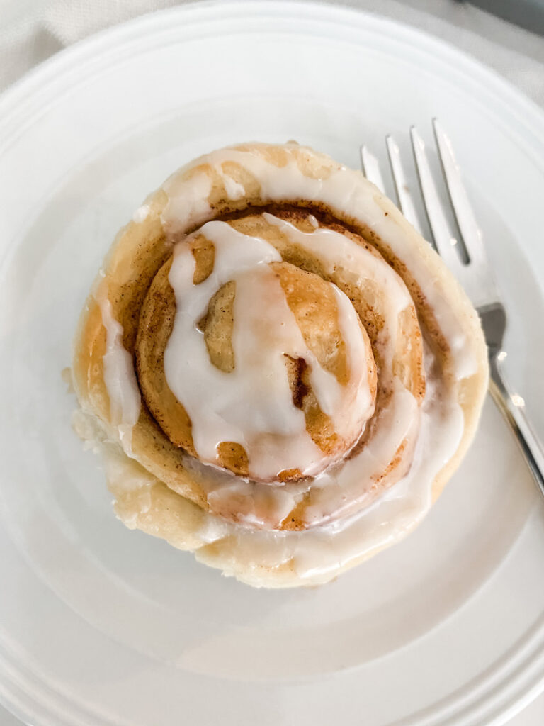 Fluffy Vegan Cinnamon Rolls