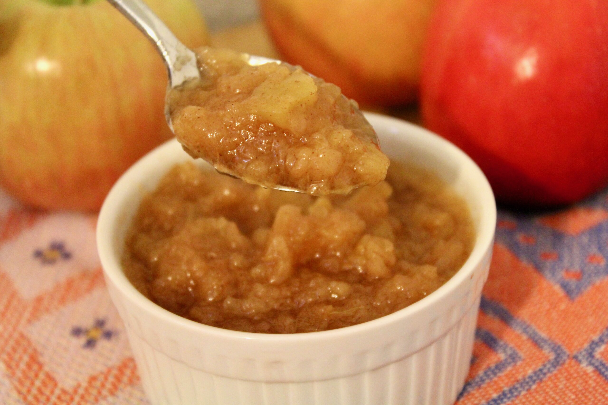 Easy Slow Cooker Applesauce