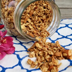 Healthy Oil-Free Cinnamon Applesauce Granola