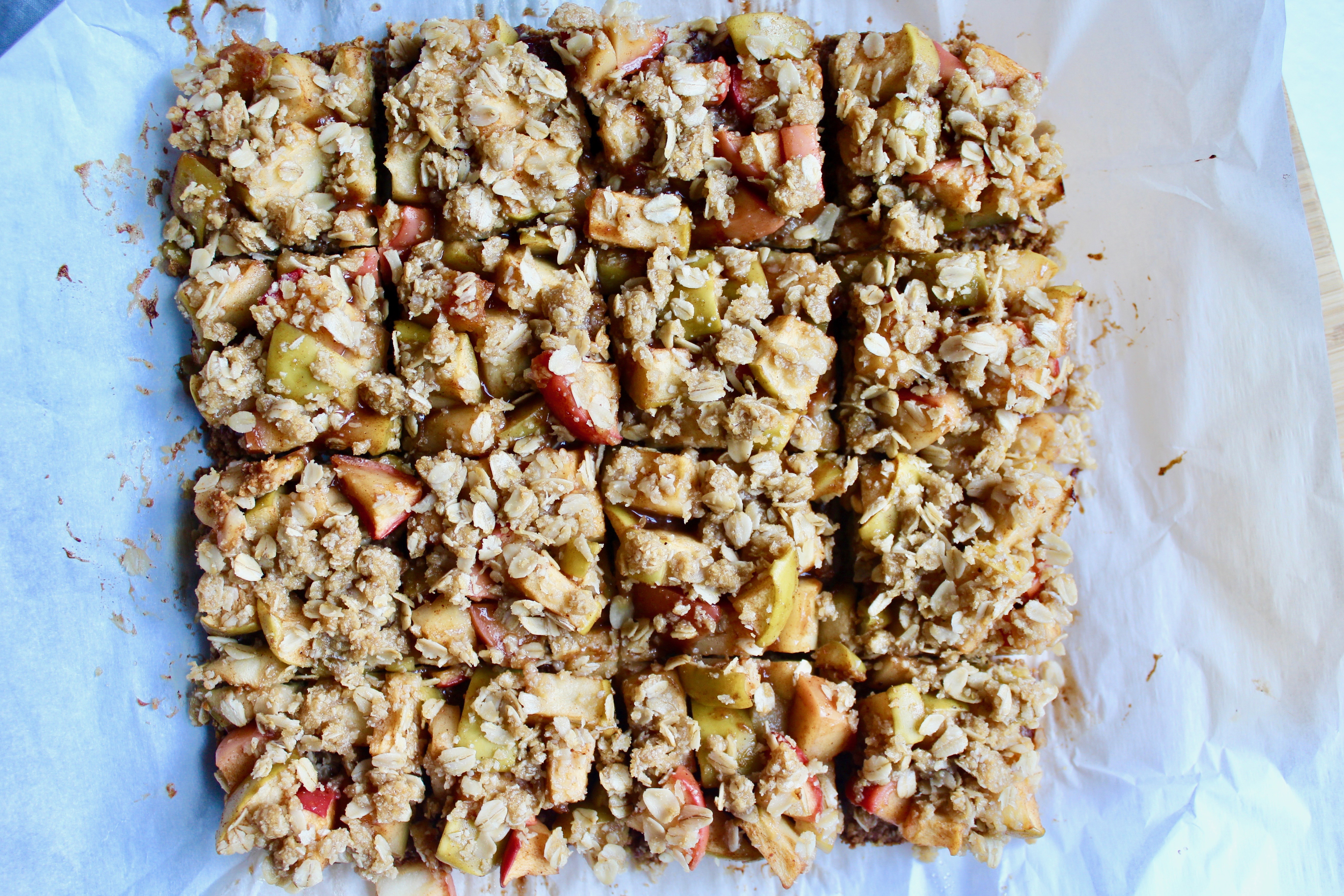 Healthy Apple Pie Crumble Bars (vegan, gluten-free)