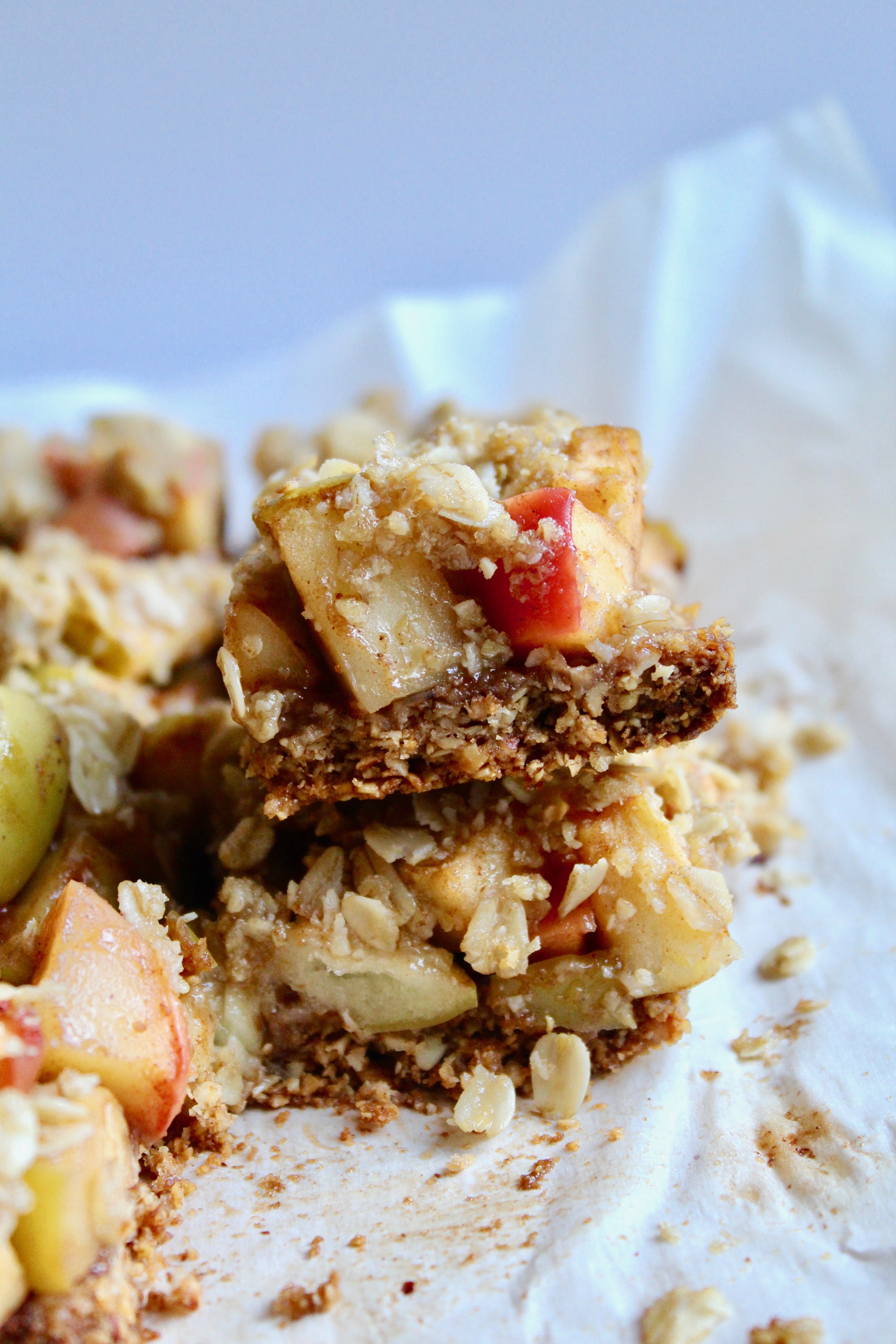 Healthy Apple Pie Crumble Bars (vegan, gluten-free)