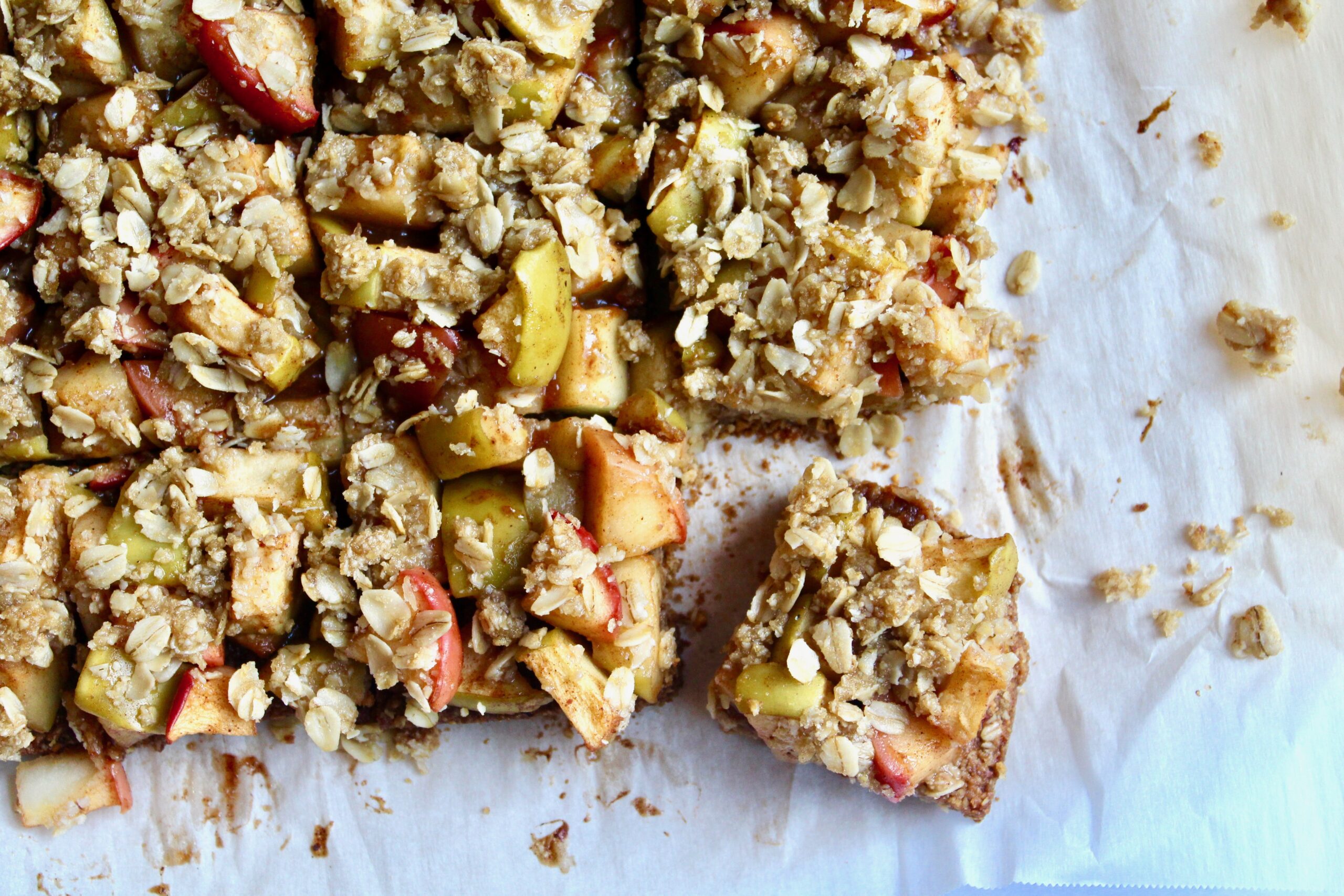 Healthy Apple Pie Crumble Bars (vegan, gluten-free)