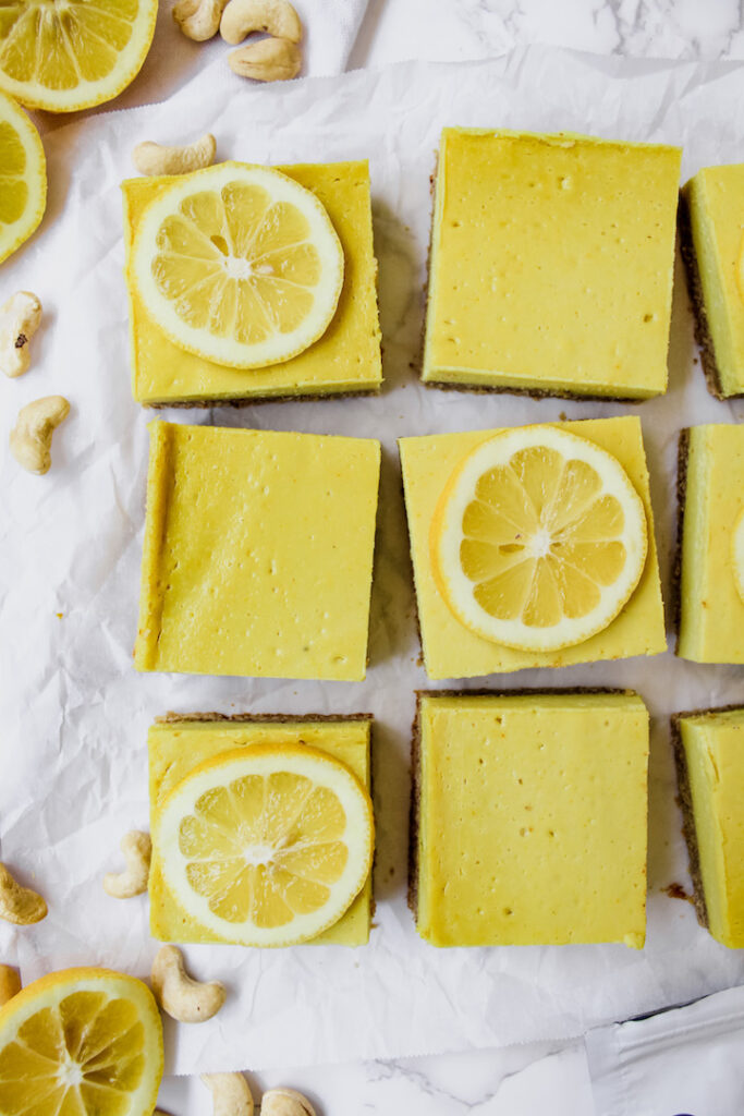 lemon bar slices with no powdered sugar on top