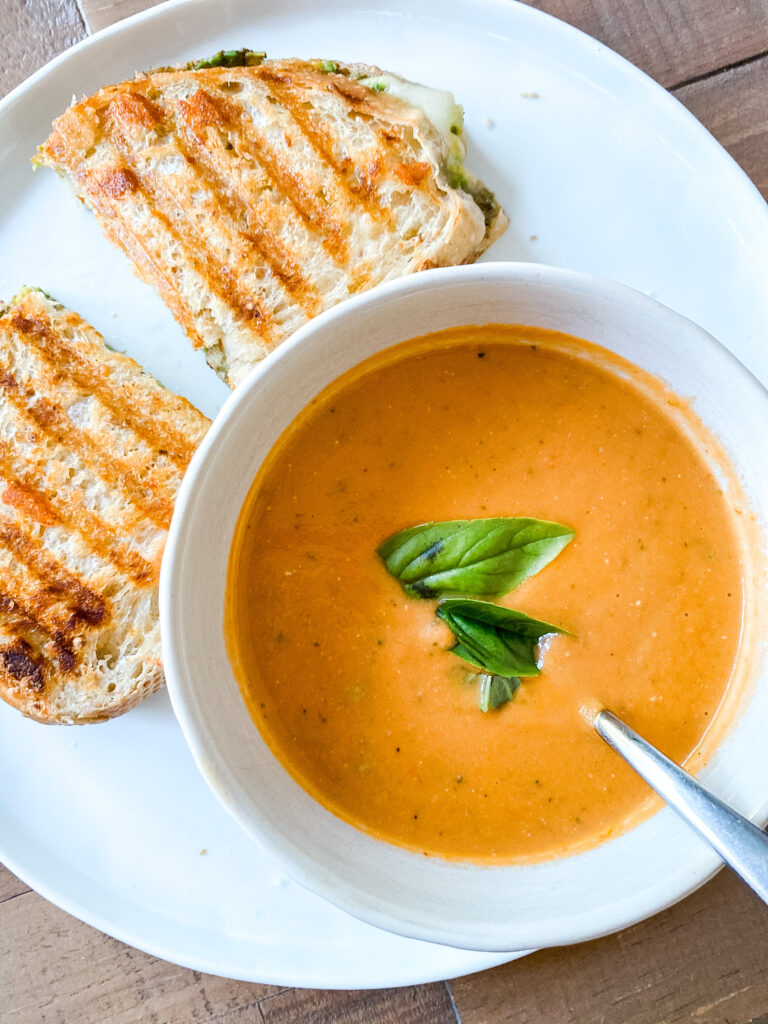 Creamy Roasted Tomato Soup (vegan, gluten-free)