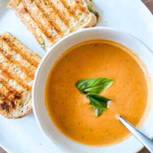 Creamy Roasted Tomato Soup (vegan, gluten-free)