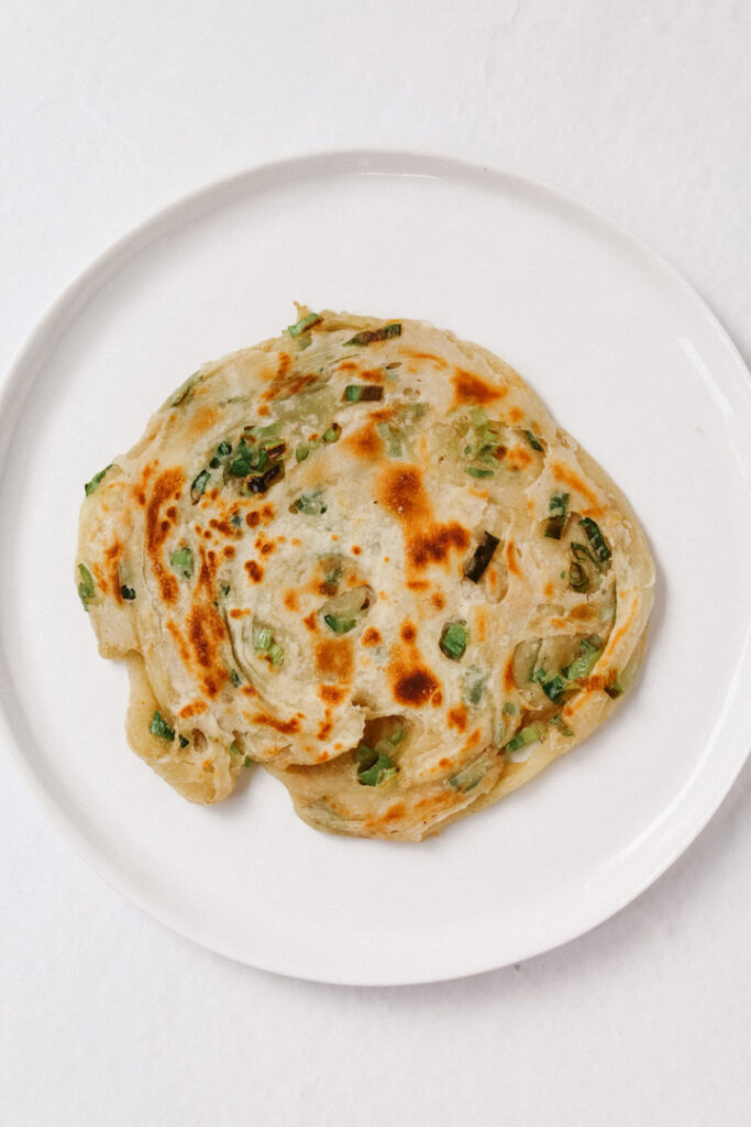 Flaky Chinese Scallion Pancakes 蔥油餅 (cong you bing)