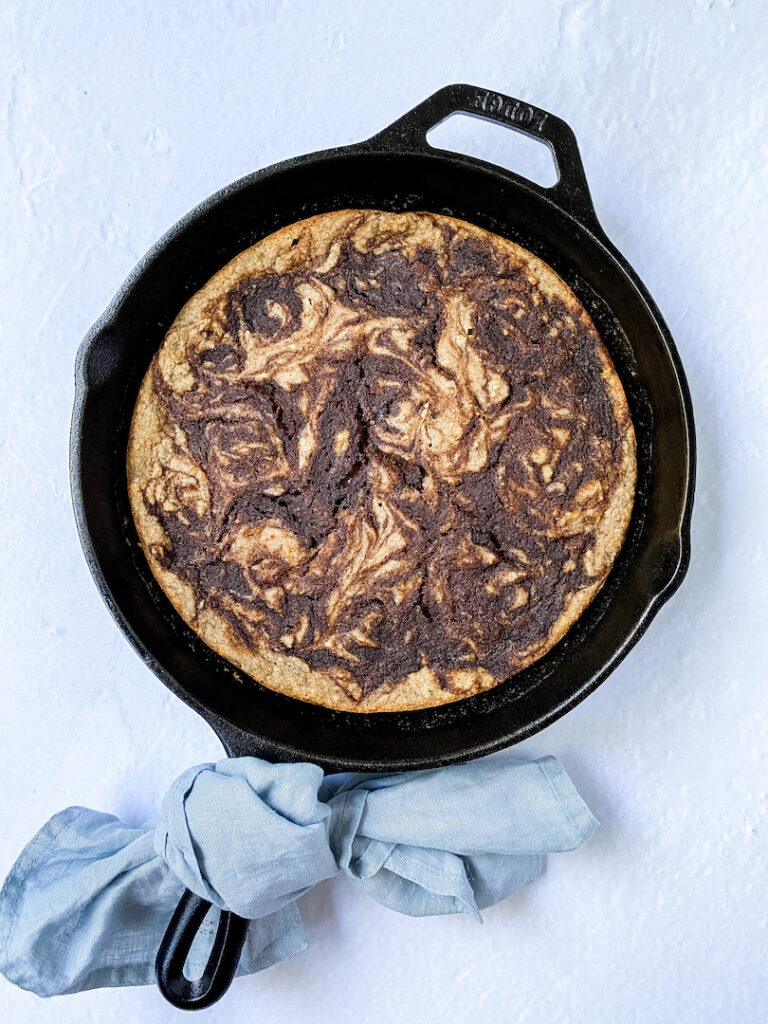 Cinnamon Swirl Banana Bread Skillet Cake (vegan, gluten-free, refined sugar free)