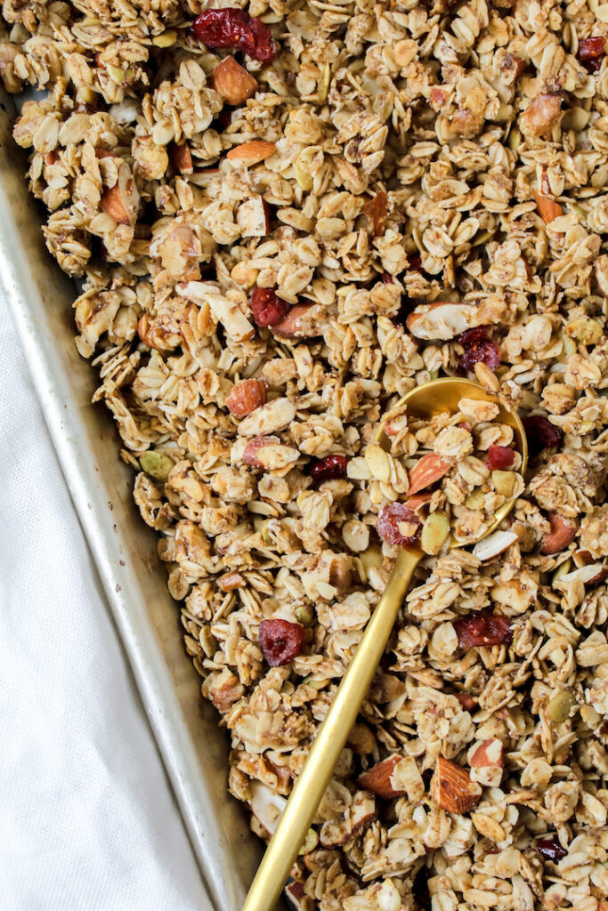 Simple Healthy Granola (vegan, gluten-free, refined sugar free)