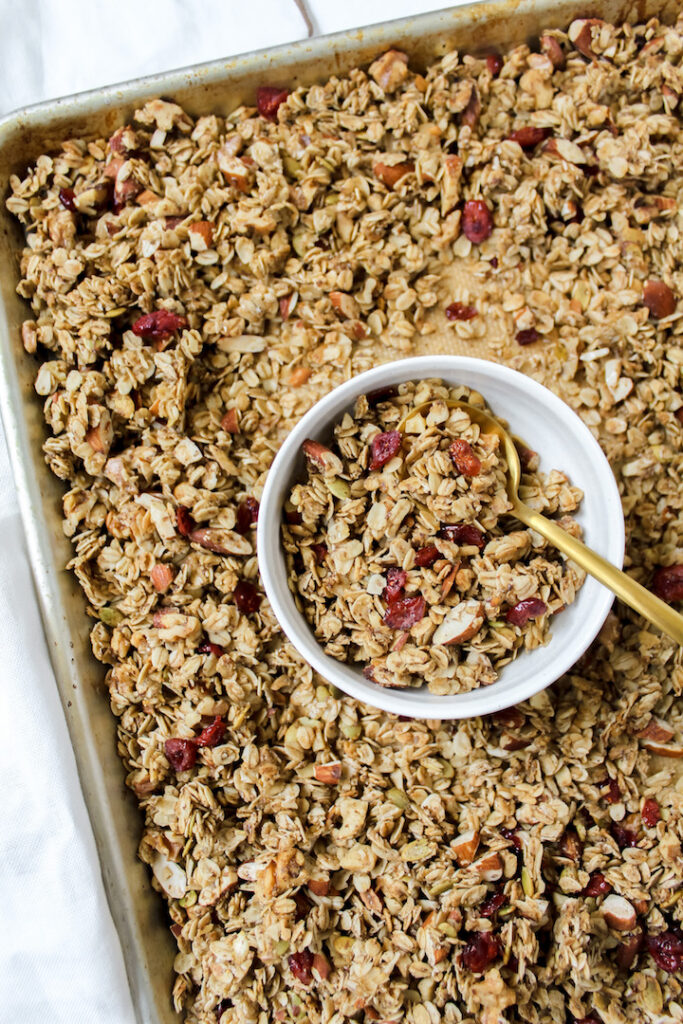 Simple Healthy Granola (vegan, gluten-free, refined sugar free)