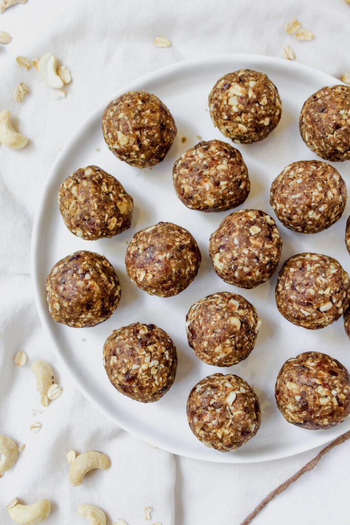 Cashew Cookie Lactation Energy Bites (vegan, gluten-free, oil-free)