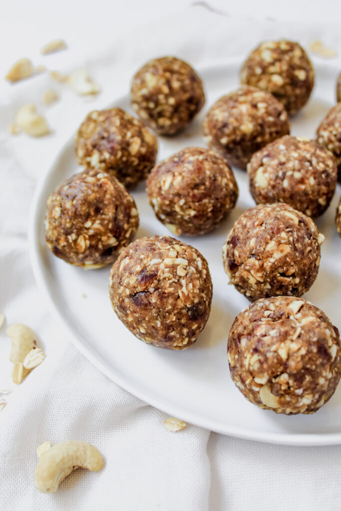 Cashew Cookie Lactation Energy Bites (vegan, gluten-free, oil-free)