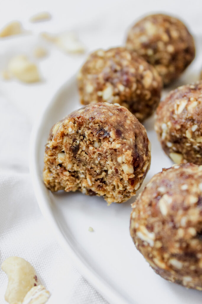 Cashew Cookie Lactation Energy Bites (vegan, gluten-free, oil-free)