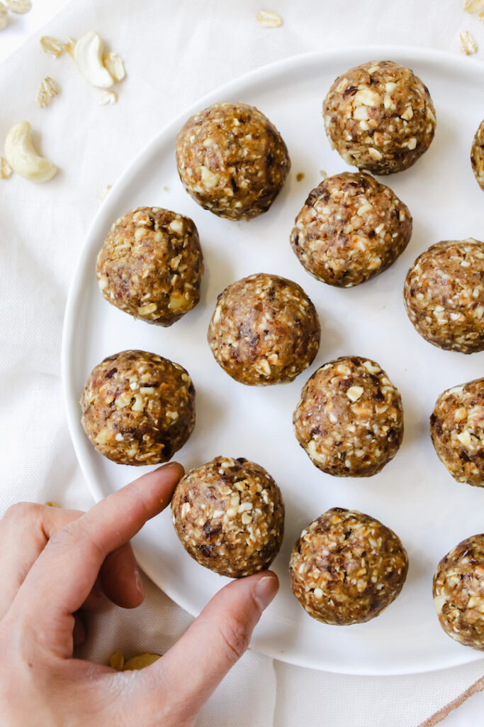 Cashew Cookie Lactation Energy Bites (vegan, gluten-free, oil-free)