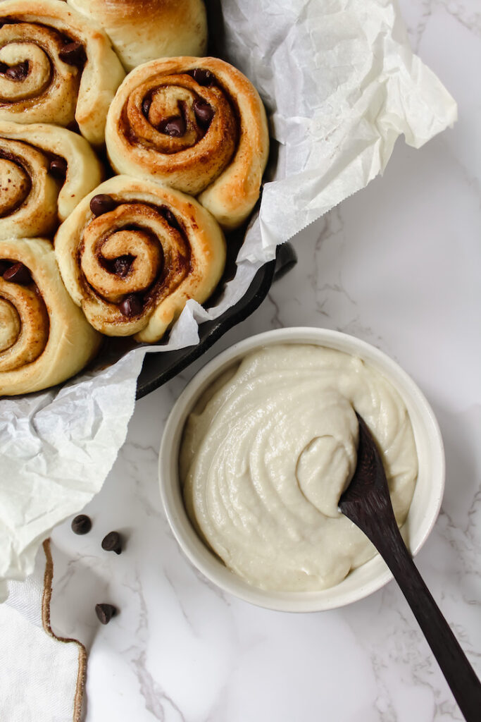 bowl of vegan cream cheese frosting