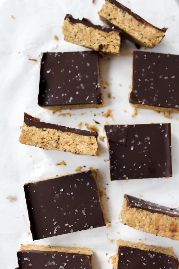 picture of slices of protein bars and some on their sides and some flat