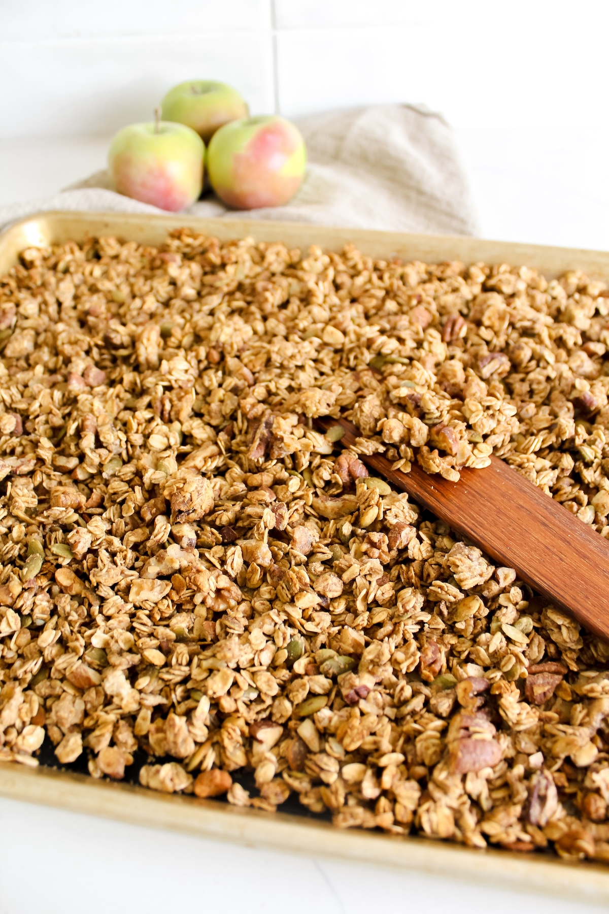 Healthy Oilfree Cinnamon Applesauce Granola (vegan, glutenfree, low sugar) Nuts About Greens