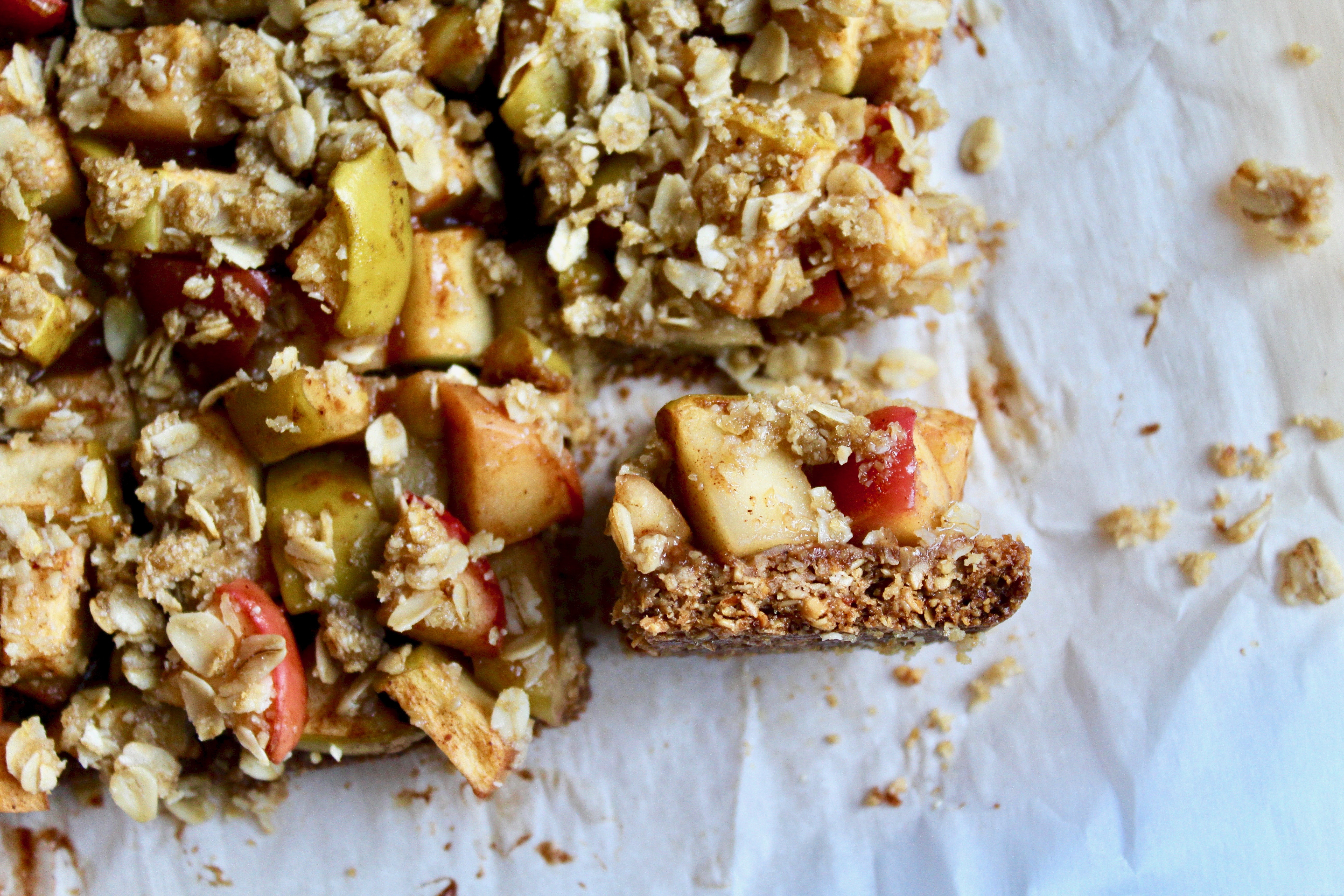 Healthy Apple Pie Crumble Bars (vegan, gluten-free)