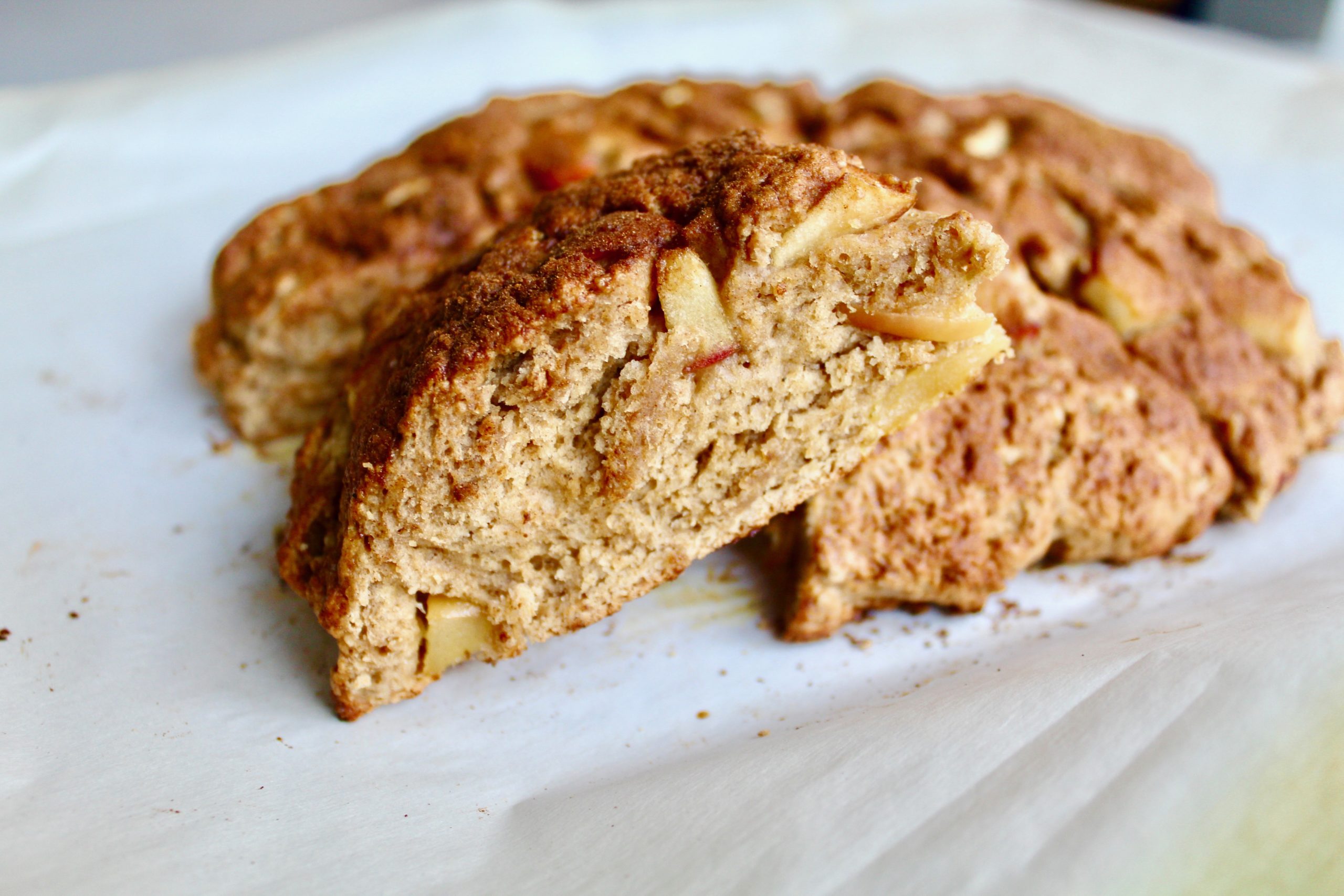 Healthy Apple Cinnamon scones (vegan, oil-free)