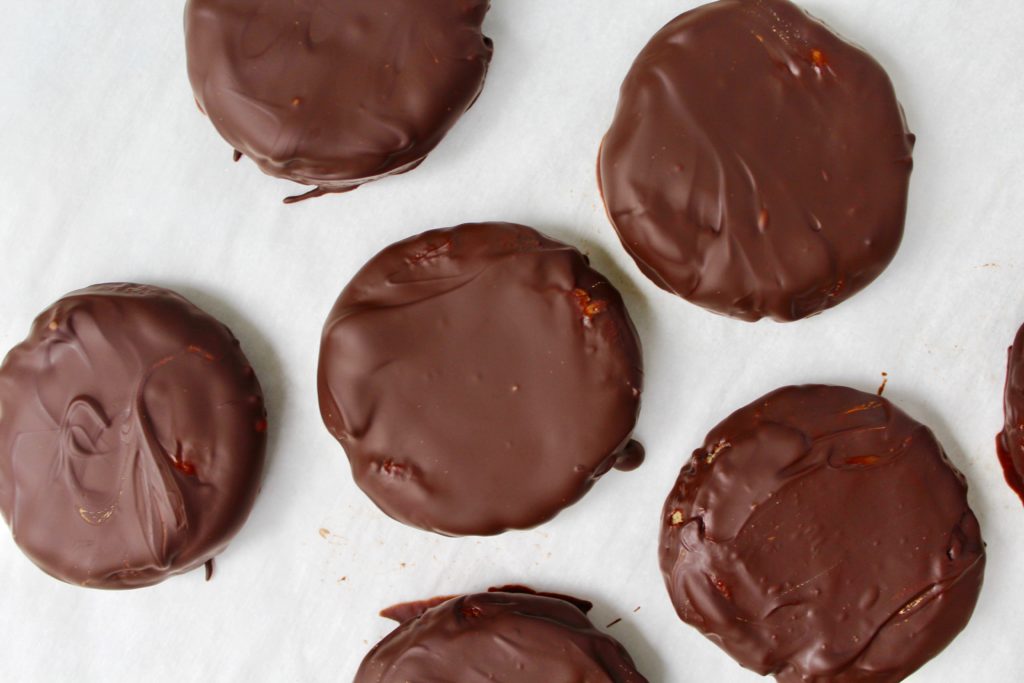 Healthy Copycat Tagalong Cookies (vegan, gluten-free, paleo friendly) 