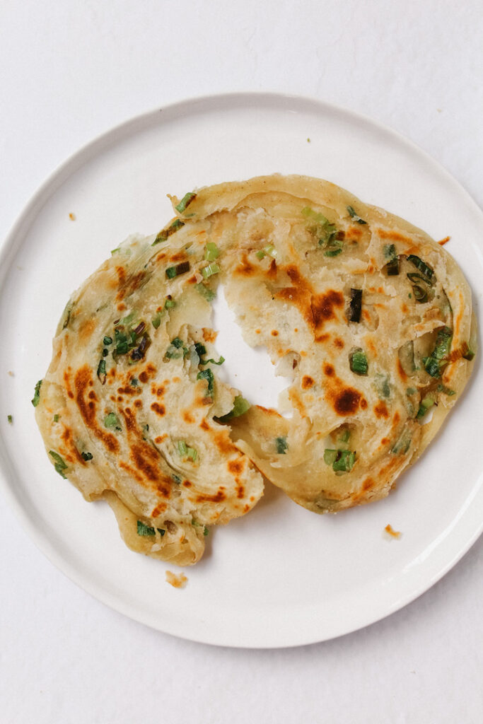 Flaky Chinese Scallion Pancakes 蔥油餅 (cong you bing)