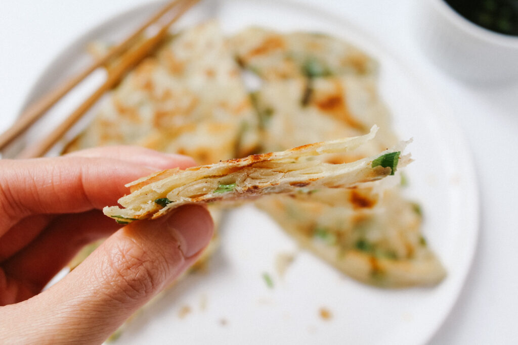 Flaky Chinese Scallion Pancakes 蔥油餅 (cong you bing)