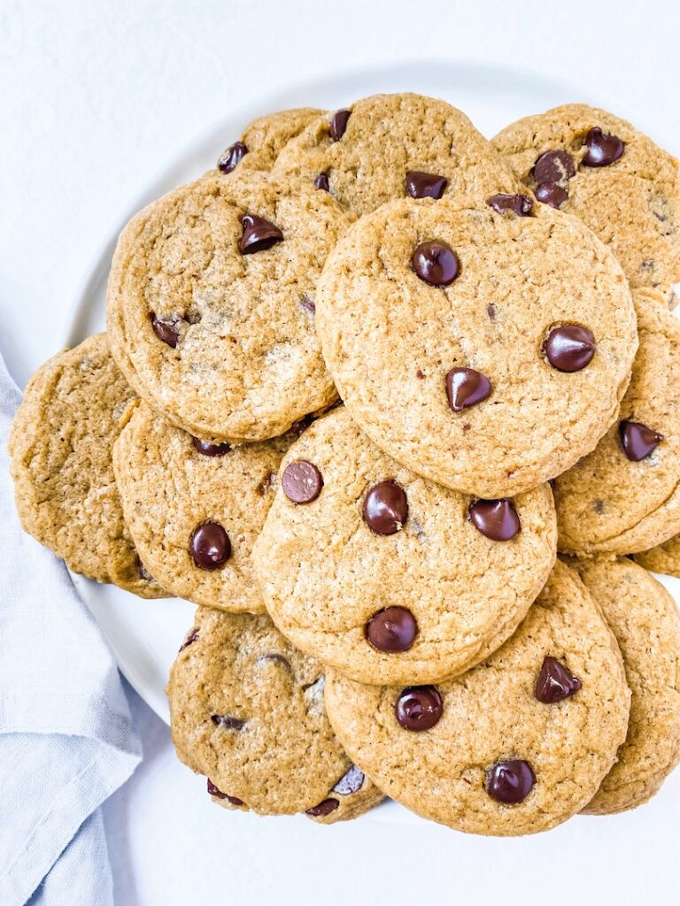 Chewy Vegan Pumpkin Chocolate Chip Cookies 