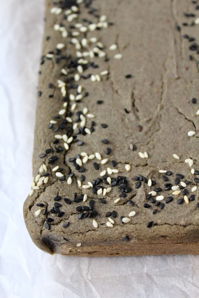 Black Sesame Mochi Cake (vegan, gluten-free, oil-free)