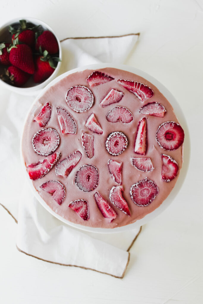 Best Vegan Strawberry Cheesecake (gluten-free, refined sugar free, oil-free) 