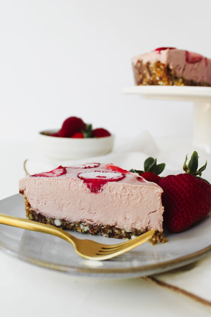 Best Vegan Strawberry Cheesecake (gluten-free, refined sugar free, oil-free) 