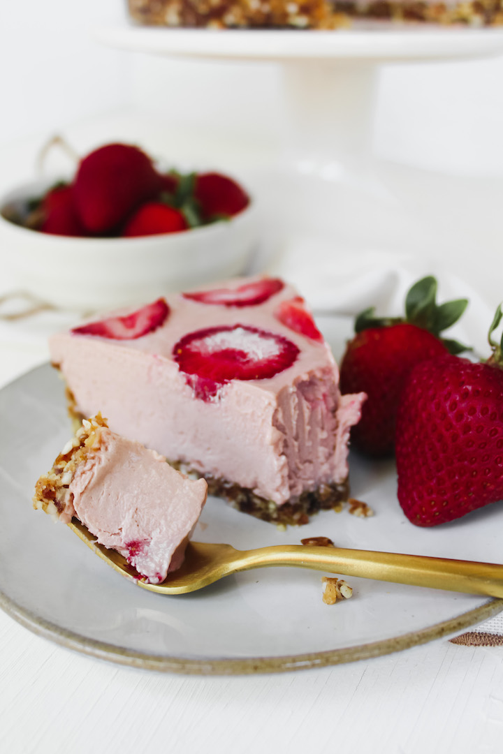 Best Vegan Strawberry Cheesecake (gluten-free, refined sugar free, oil-free)