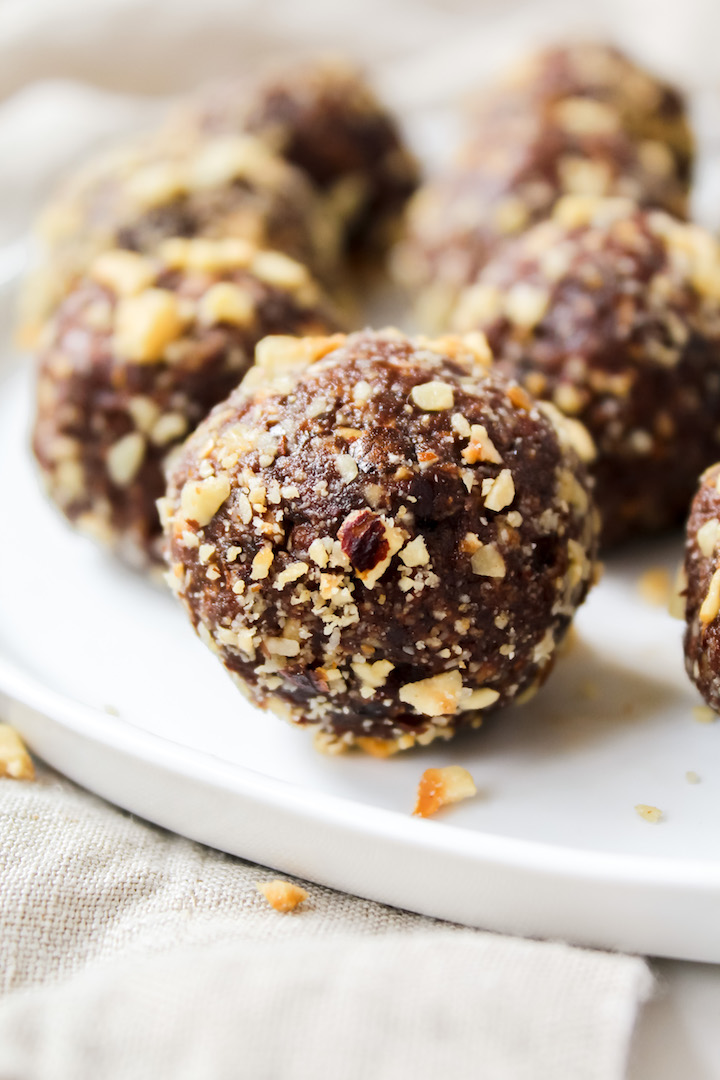 Healthy Homemade Ferrero Rocher Balls (vegan, Gluten-free, Refined 