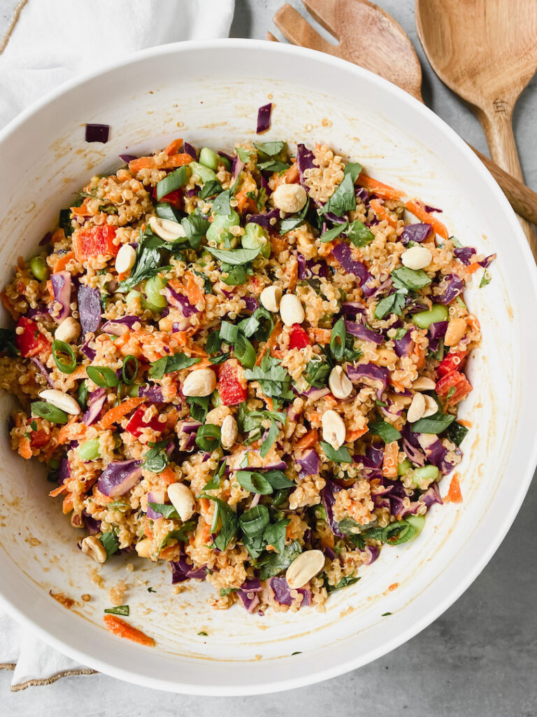 overview picture of a big bowl of the spicy thai quinoa salad