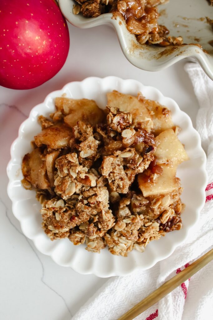 apple crisp on a white plate