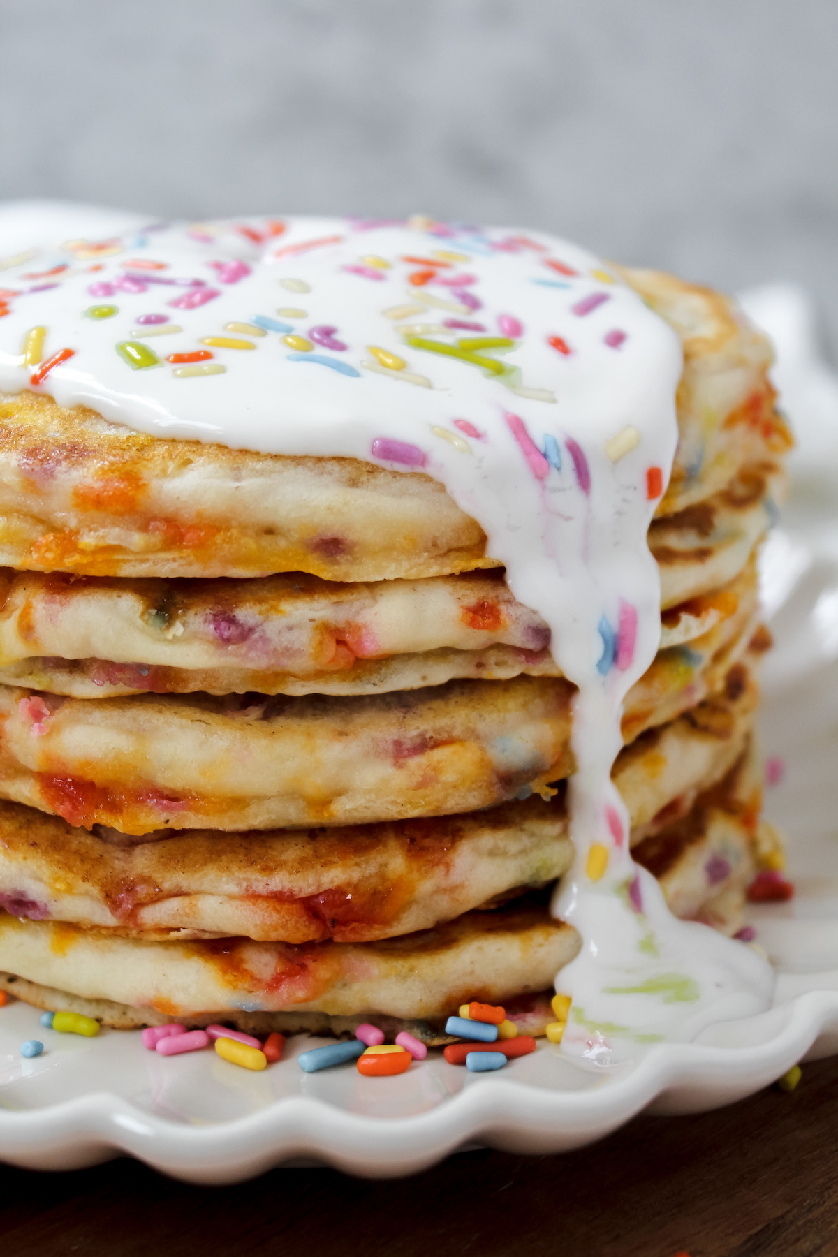 Vegan Birthday Cake Pancakes (Funfetti Pancakes)