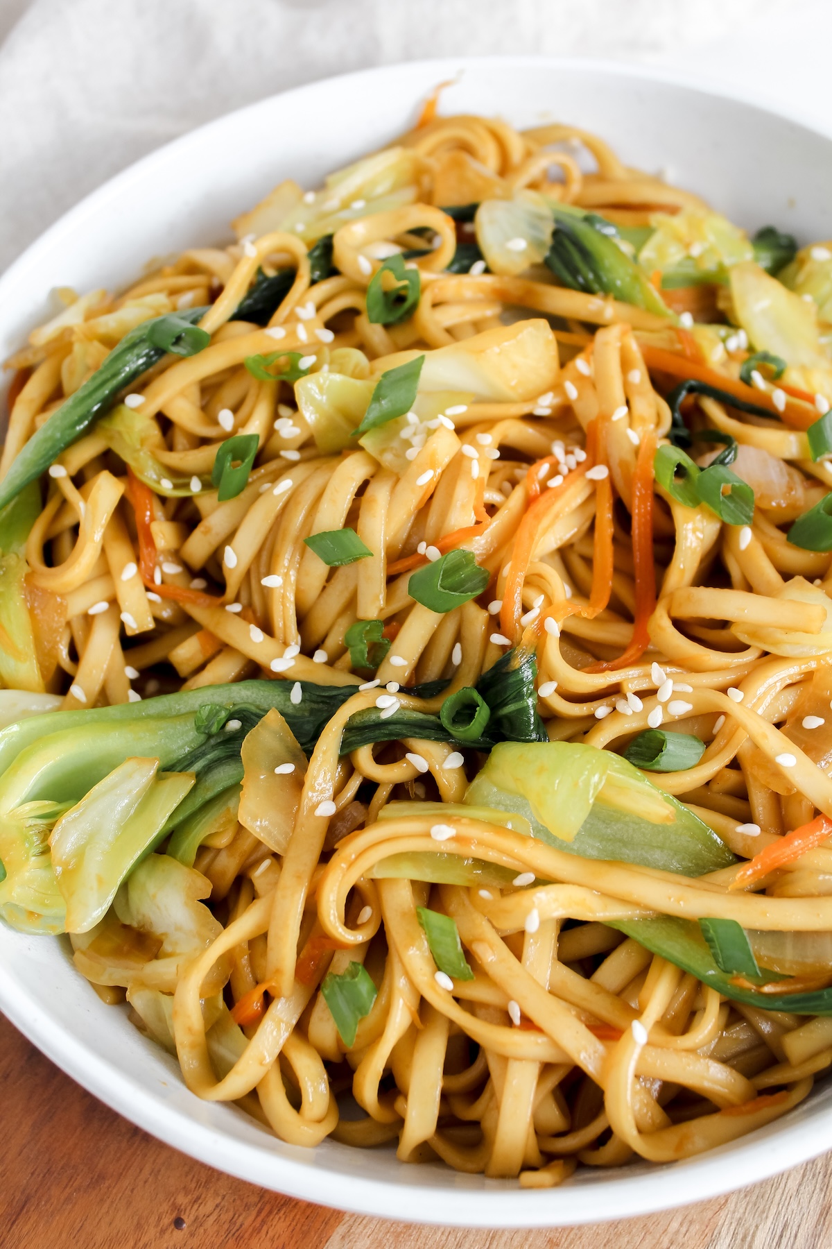 The Best Vegetable Chow Mein (vegan) - Nuts About Greens