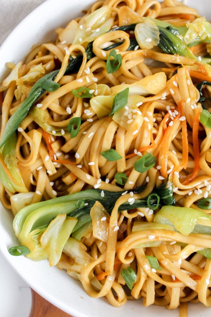 close up shot of vegetable chow mein