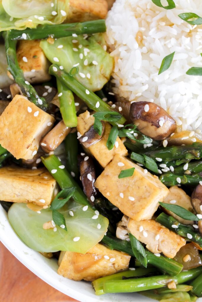 close up shot of tofu and vegetables