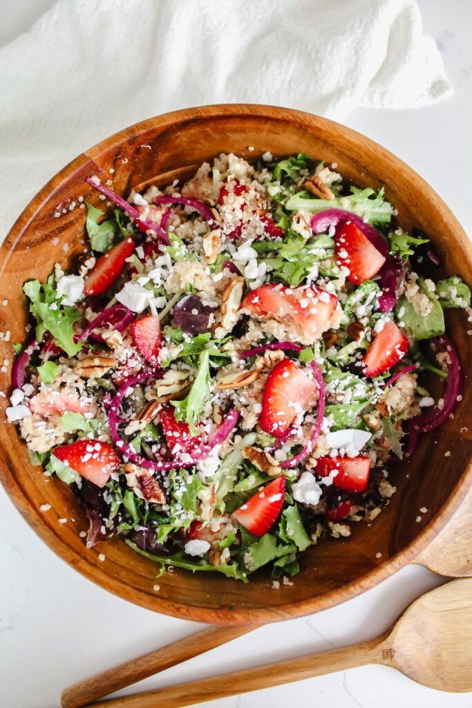 Easy Strawberry Quinoa Salad (vegan, gluten-free, refined sugar free ...