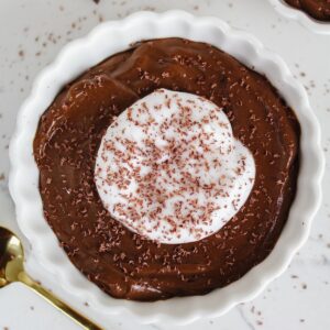 close up overview shot of easy chocolate avocado pudding