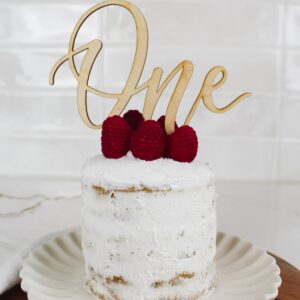picture of healthy smash cake with raspberries on top