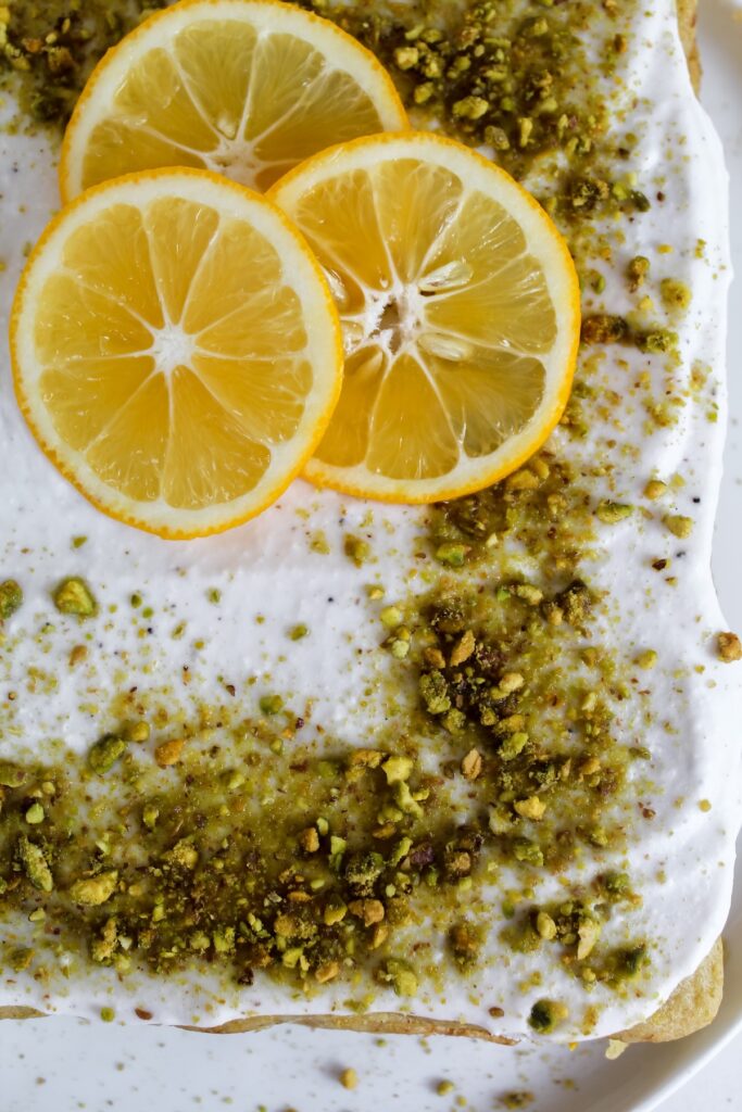 close up of corner of the cake